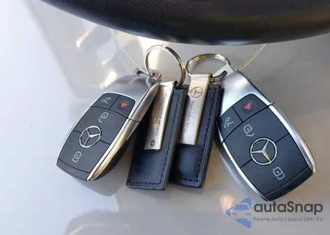 2022 Mercedes-Benz Gle 450 4Matic z USA, uszkodzony, nr VIN 4JGFB5KB1NA660352